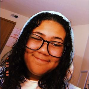 Meet your Posher, Ava